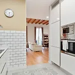 The Collection - Arc De Triomf Luxury Modern 2-bedroom 2-bathroom * Barcelona