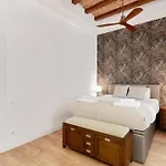 The Collection - Arc De Triomf Luxury Modern 2-bedroom 2-bathroom * Barcelona
