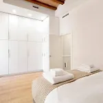 The Collection - Arc De Triomf Luxury Modern 2-bedroom 2-bathroom * Barcelona