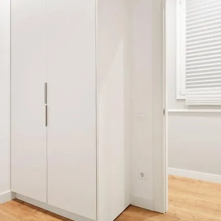 The Collection - Arc De Triomf Modern And Bright 2bd 2bth *