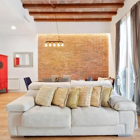 The Collection - Arc De Triomf Modern And Bright 2bd 2bth *
