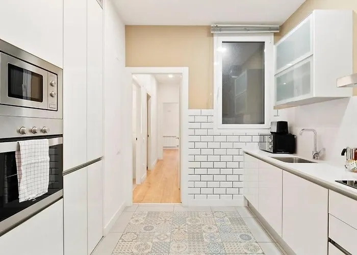 The Collection - Arc De Triomf Luxury Modern 2-bedroom 2-bathroom Apartment