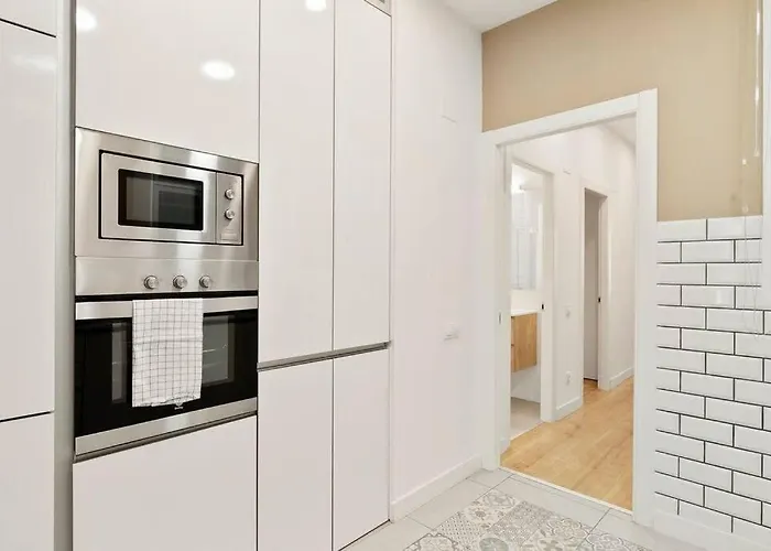 The Collection - Arc De Triomf Luxury Modern 2-bedroom 2-bathroom Apartment Barcelona
